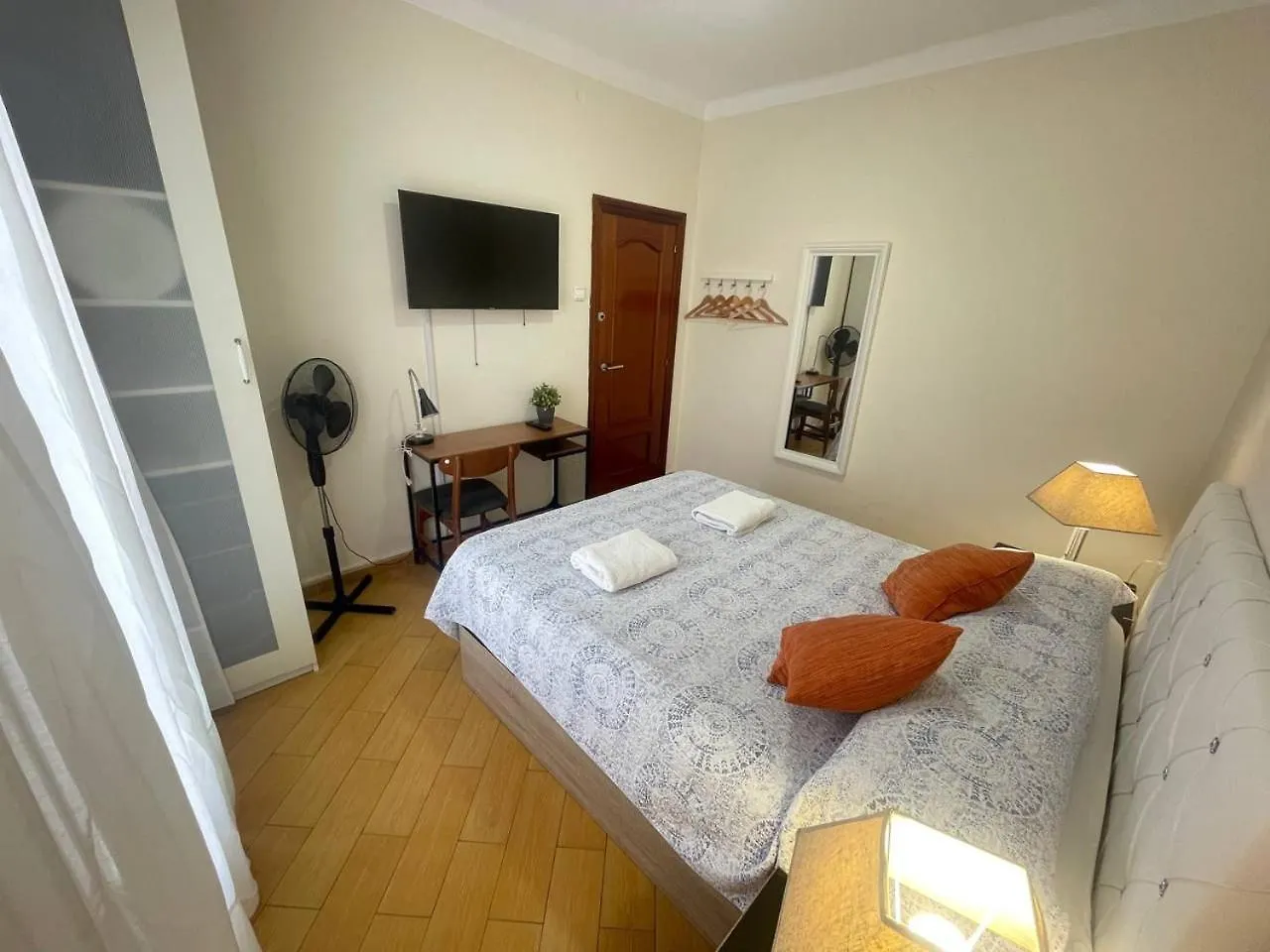 Rooms Nueva Valencia B&B 바르셀로나