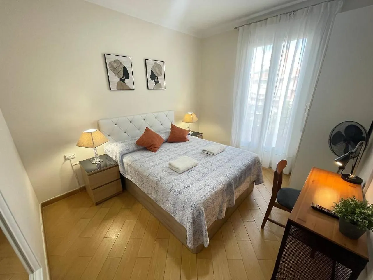 Rooms Nueva Valencia 바르셀로나